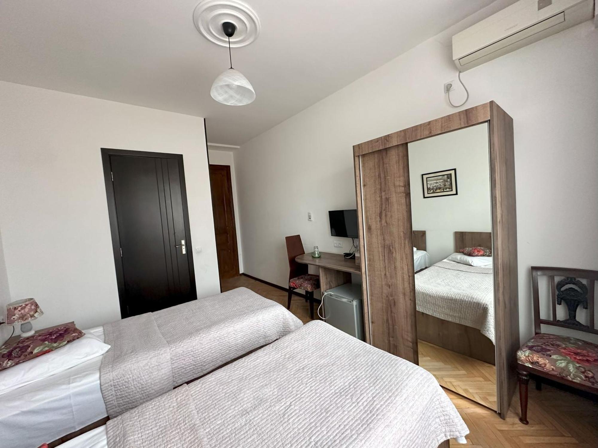 Hotel Home Tbilisi Exterior foto